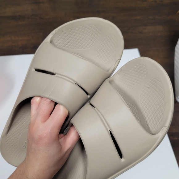 OOFOS OOahh Recovery Slides Nomad Tan Brown Mens 10 Womens 11 main image 6
